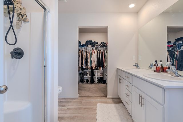 529 Black Bear Drive, Medford, OR 97501