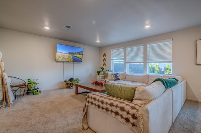 529 Black Bear Drive, Medford, OR 97501