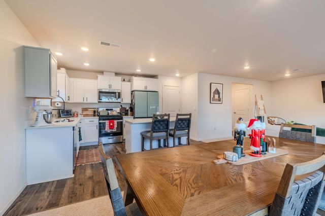 529 Black Bear Drive, Medford, OR 97501