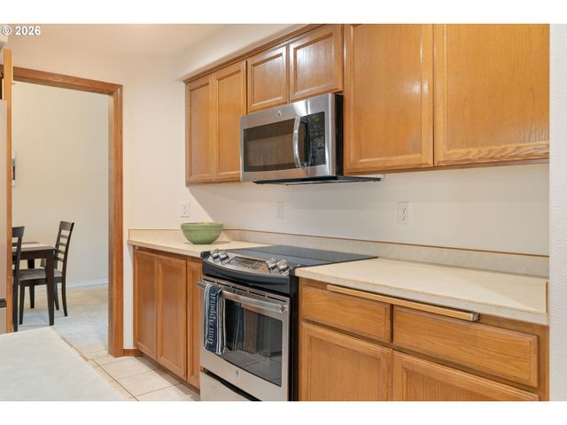 12295 Sw Anton Dr, Portland, OR 97223