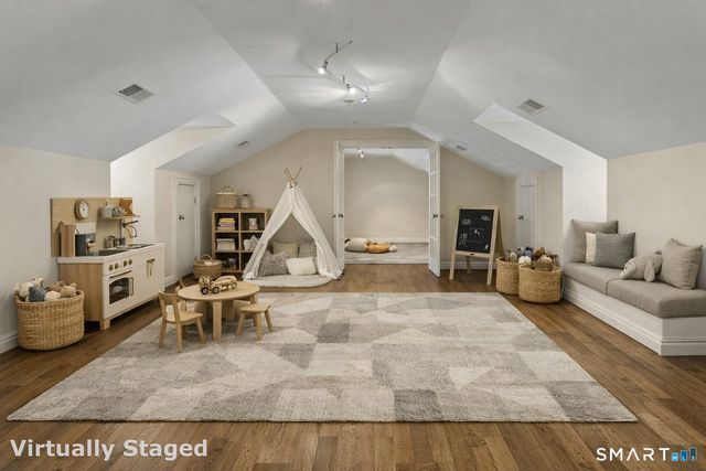 43 Ridgecrest Road, Stamford, CT 06903