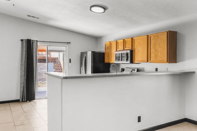 923 Chuckar Drive SW, Albuquerque, NM 87121