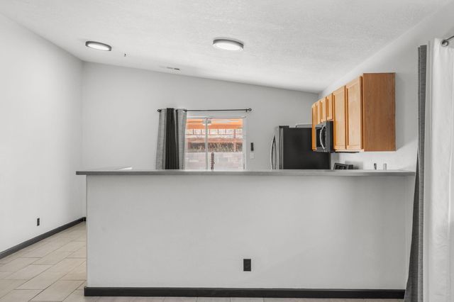 923 Chuckar Drive SW, Albuquerque, NM 87121