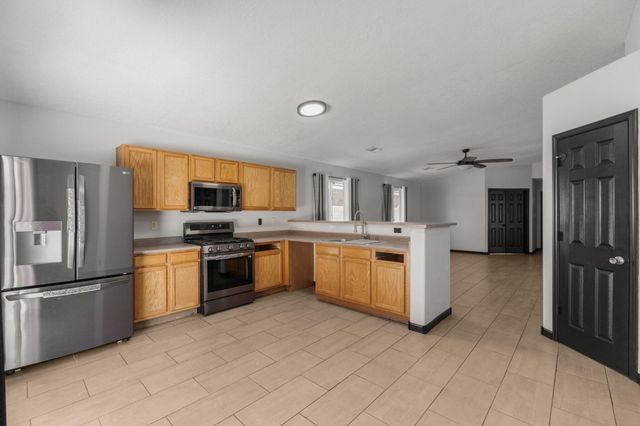 923 Chuckar Drive SW, Albuquerque, NM 87121