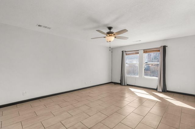 923 Chuckar Drive SW, Albuquerque, NM 87121