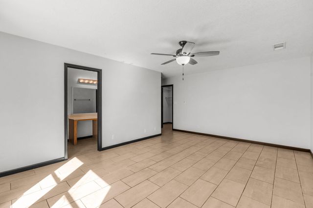 923 Chuckar Drive SW, Albuquerque, NM 87121