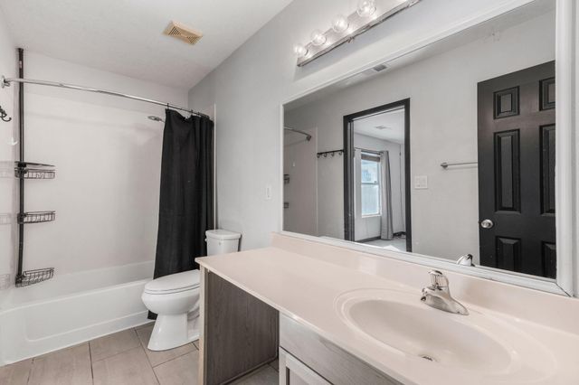 923 Chuckar Drive SW, Albuquerque, NM 87121