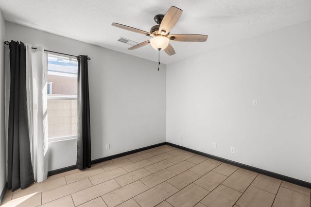 923 Chuckar Drive SW, Albuquerque, NM 87121