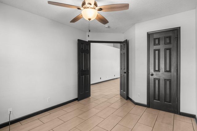 923 Chuckar Drive SW, Albuquerque, NM 87121