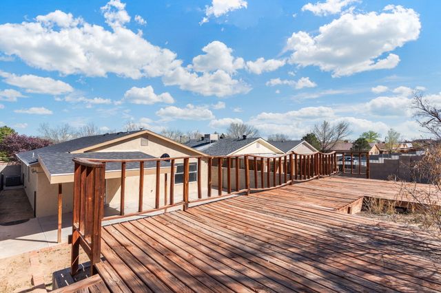 923 Chuckar Drive SW, Albuquerque, NM 87121