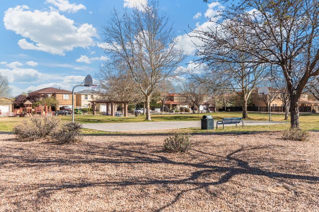 923 Chuckar Drive SW, Albuquerque, NM 87121