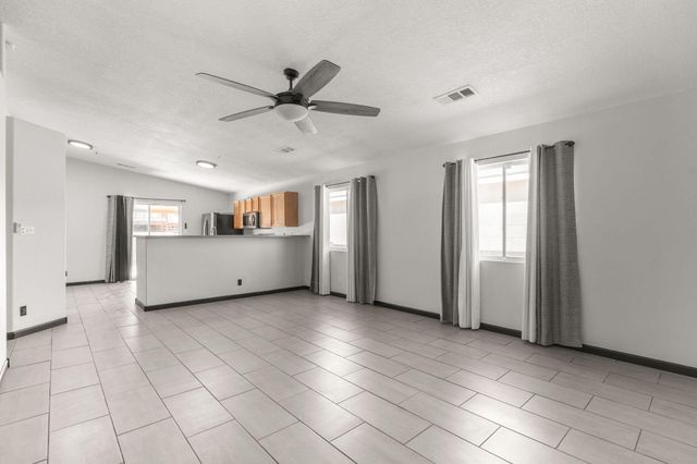 923 Chuckar Drive SW, Albuquerque, NM 87121