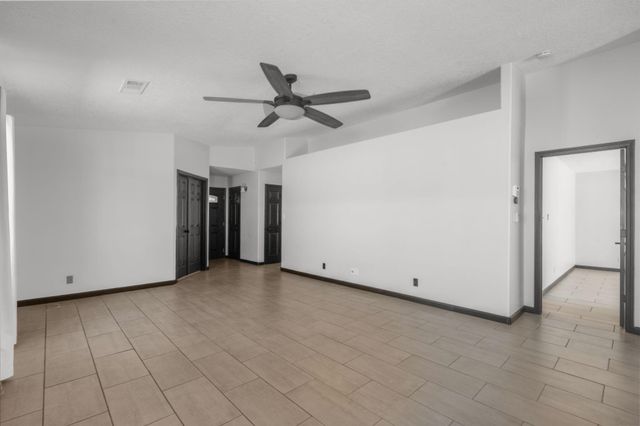923 Chuckar Drive SW, Albuquerque, NM 87121