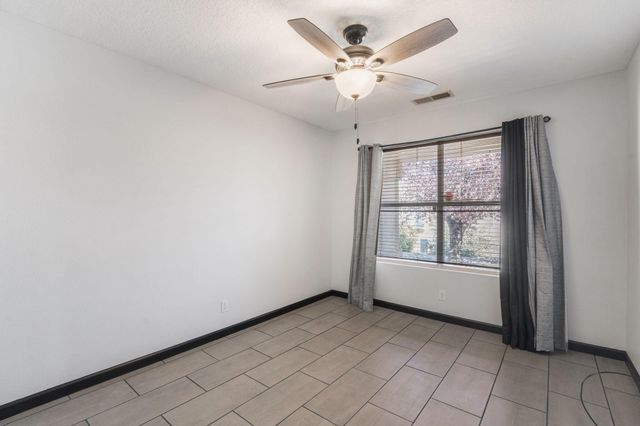 923 Chuckar Drive SW, Albuquerque, NM 87121