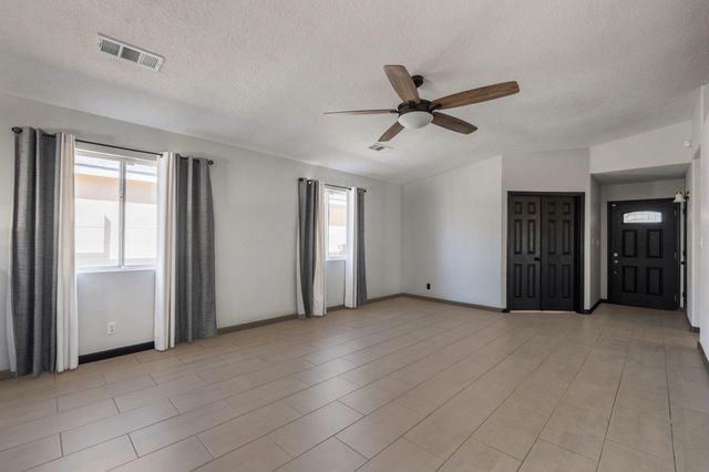 923 Chuckar Drive SW, Albuquerque, NM 87121