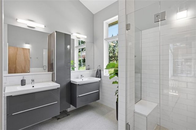 10308 Wenonga Lane, Leawood, KS 66206