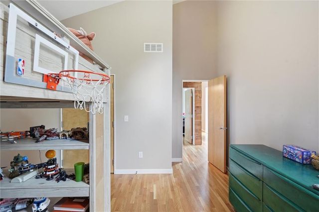 10308 Wenonga Lane, Leawood, KS 66206