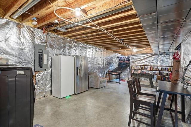 10308 Wenonga Lane, Leawood, KS 66206