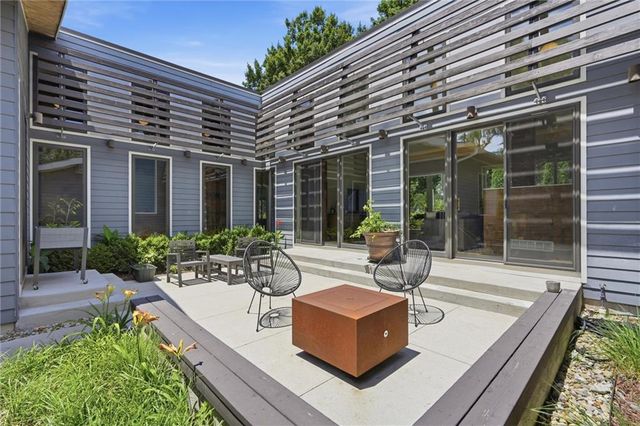 10308 Wenonga Lane, Leawood, KS 66206
