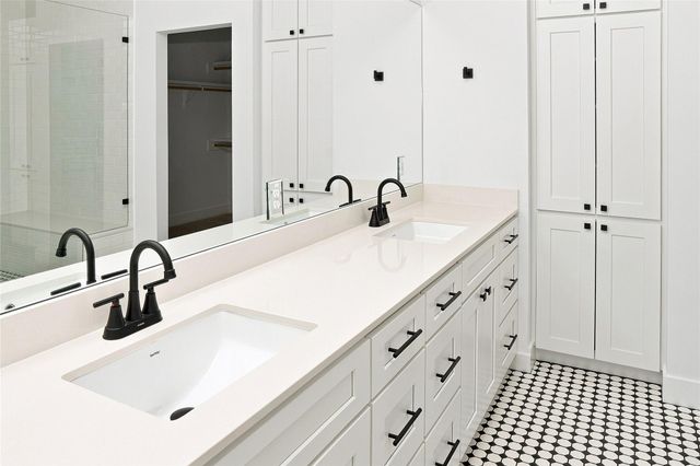 1500 Sylvan Glade A, Austin, TX 78745