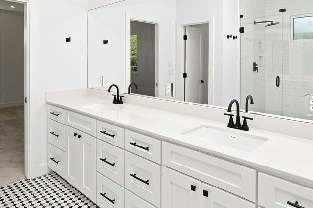 1500 Sylvan Glade A, Austin, TX 78745