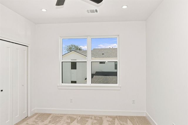1500 Sylvan Glade A, Austin, TX 78745