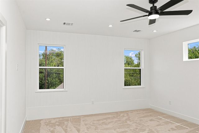 1500 Sylvan Glade A, Austin, TX 78745