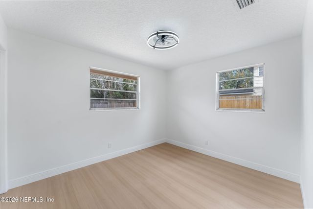 8460 LYNDA SUE Lane W, Jacksonville, FL 32217