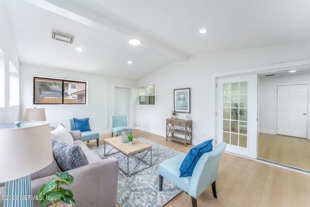 8460 LYNDA SUE Lane W, Jacksonville, FL 32217