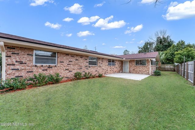 8460 LYNDA SUE Lane W, Jacksonville, FL 32217