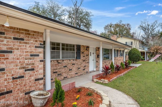 8460 LYNDA SUE Lane W, Jacksonville, FL 32217