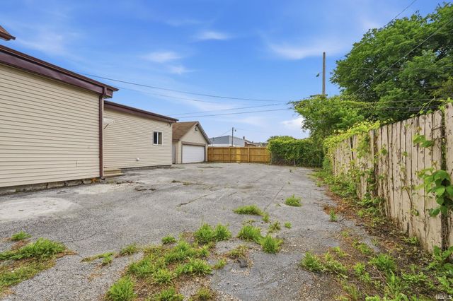 924 Saint Marys Avenue, Fort Wayne, IN 46808