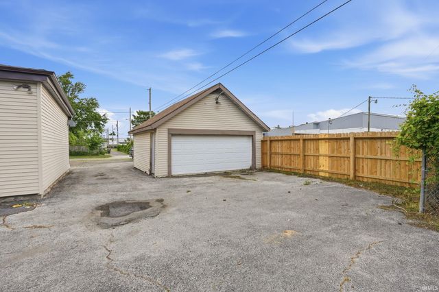 924 Saint Marys Avenue, Fort Wayne, IN 46808