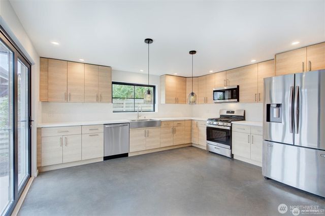 4608 NE 47th Street, Seattle, WA 98105