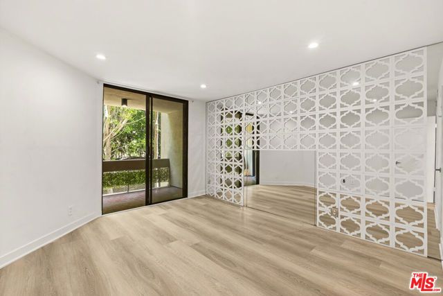 750 N Kings Road 111, West Hollywood, CA 90069