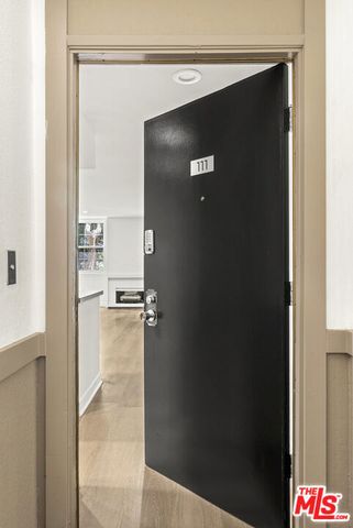 750 N Kings Road 111, West Hollywood, CA 90069