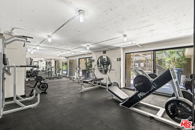 750 N Kings Road 111, West Hollywood, CA 90069