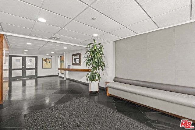 750 N Kings Road 111, West Hollywood, CA 90069