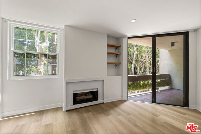 750 N Kings Road 111, West Hollywood, CA 90069