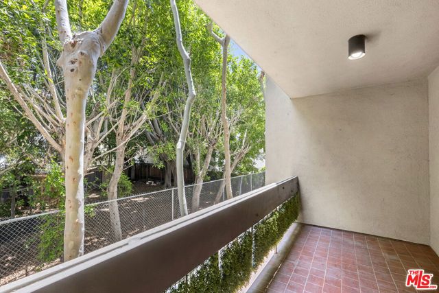 750 N Kings Road 111, West Hollywood, CA 90069