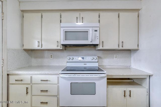 1768 EL CAMINO Road 7, Jacksonville, FL 32216
