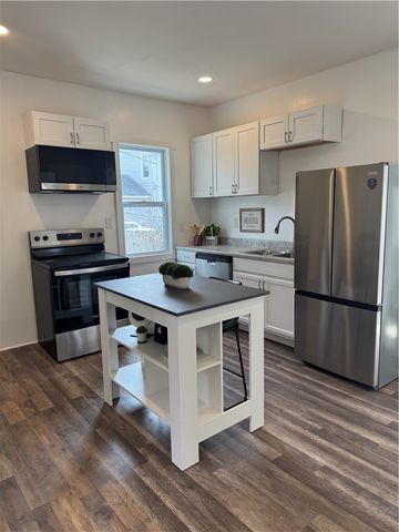 24 Bloomfield Place, Rochester, NY 14620