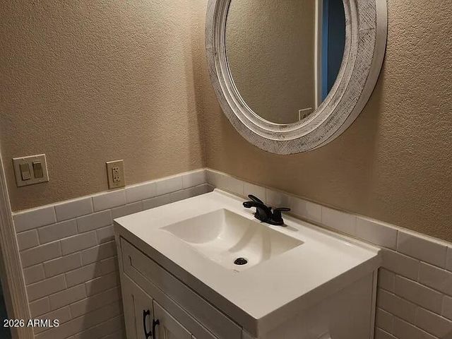 4615 E MONTE Way E, Phoenix, AZ 85044