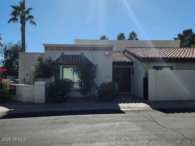 4615 E MONTE Way E, Phoenix, AZ 85044