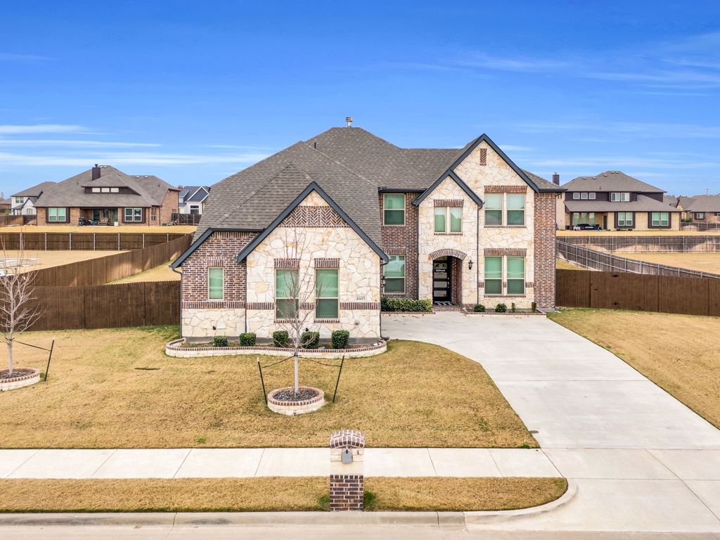 4605 Rambler Way, Midlothian, TX 76065