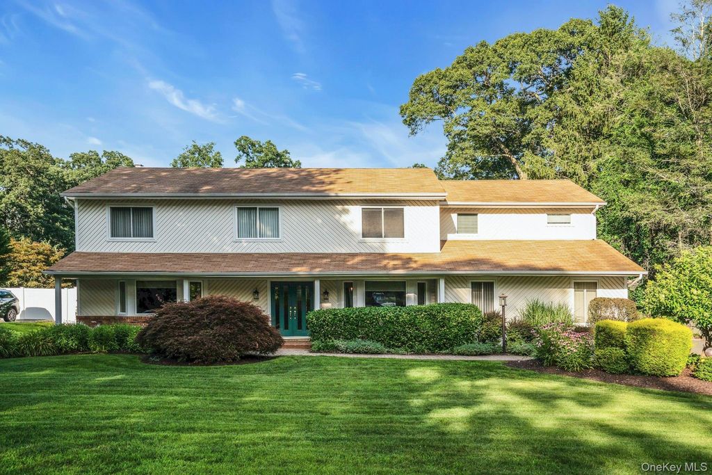 14 Tree Hollow Lane, Dix Hills, NY 11746 — exterior