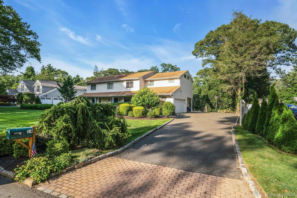 14 Tree Hollow Lane, Dix Hills, NY 11746 — photo 2