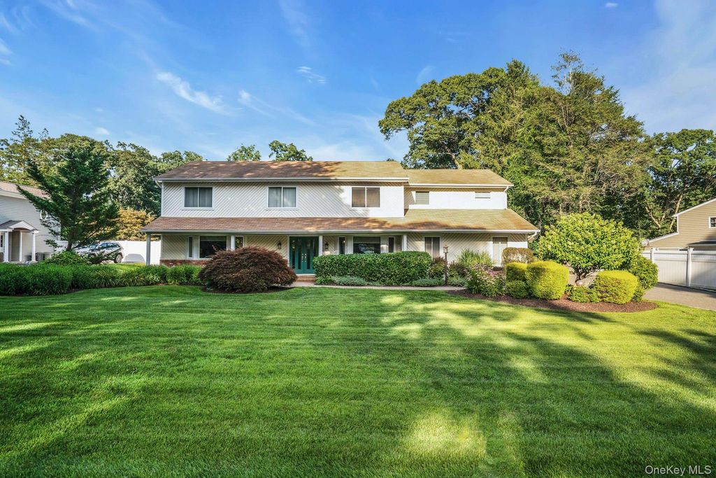 14 Tree Hollow Lane, Dix Hills, NY 11746 — photo 3