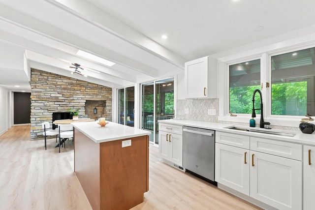 W3552 Wildwood DRIVE, Lake Geneva, WI 53147