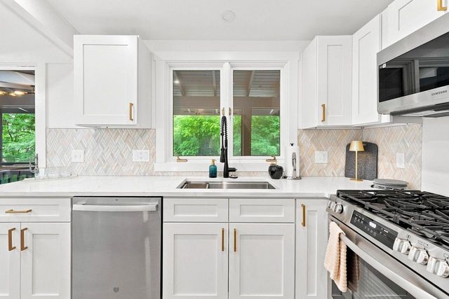 W3552 Wildwood DRIVE, Lake Geneva, WI 53147